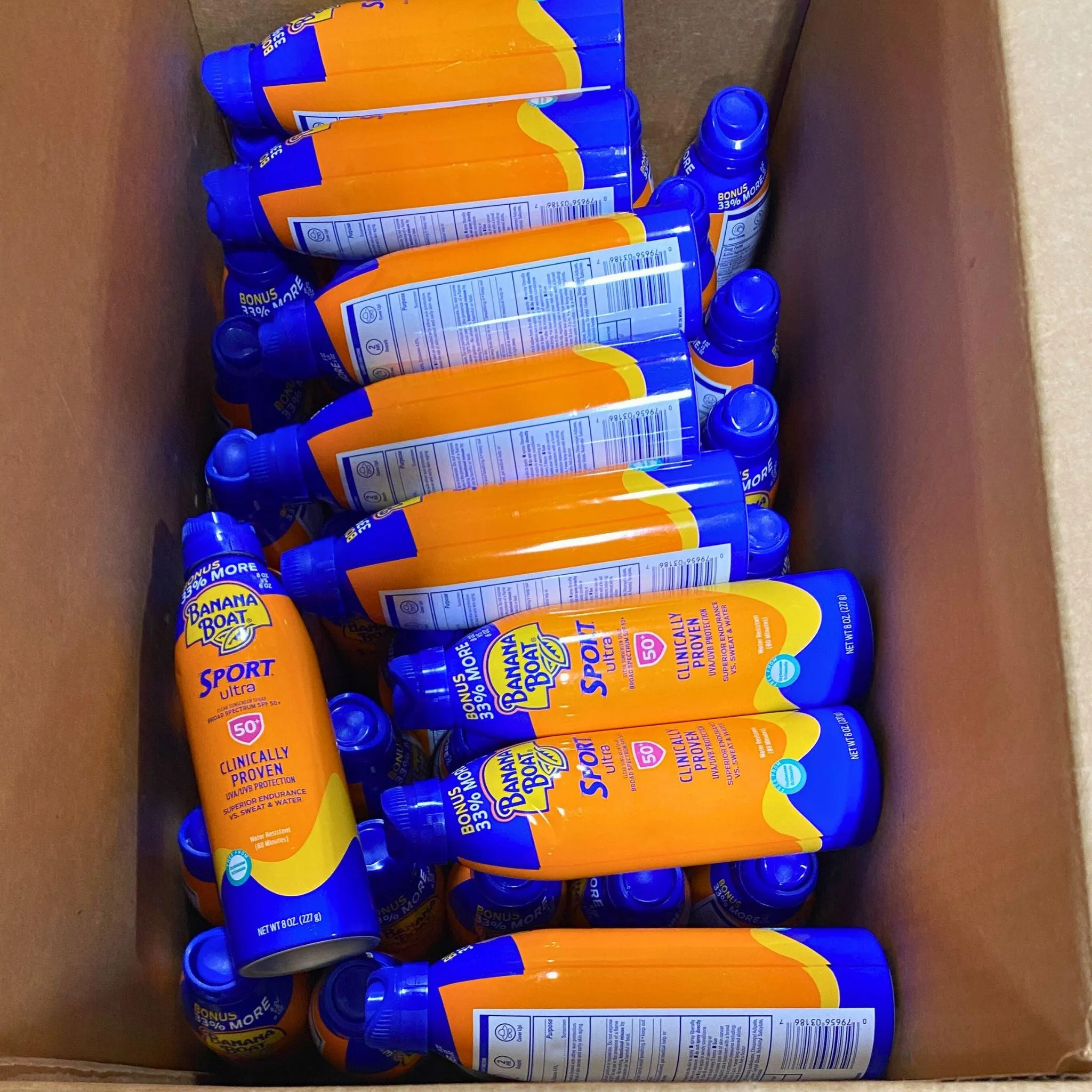 Banana Boat Sport Ultra Clear Sunscreen Spray Broad Spectrum SPF 50  8 OZ (50 Pcs Lot)