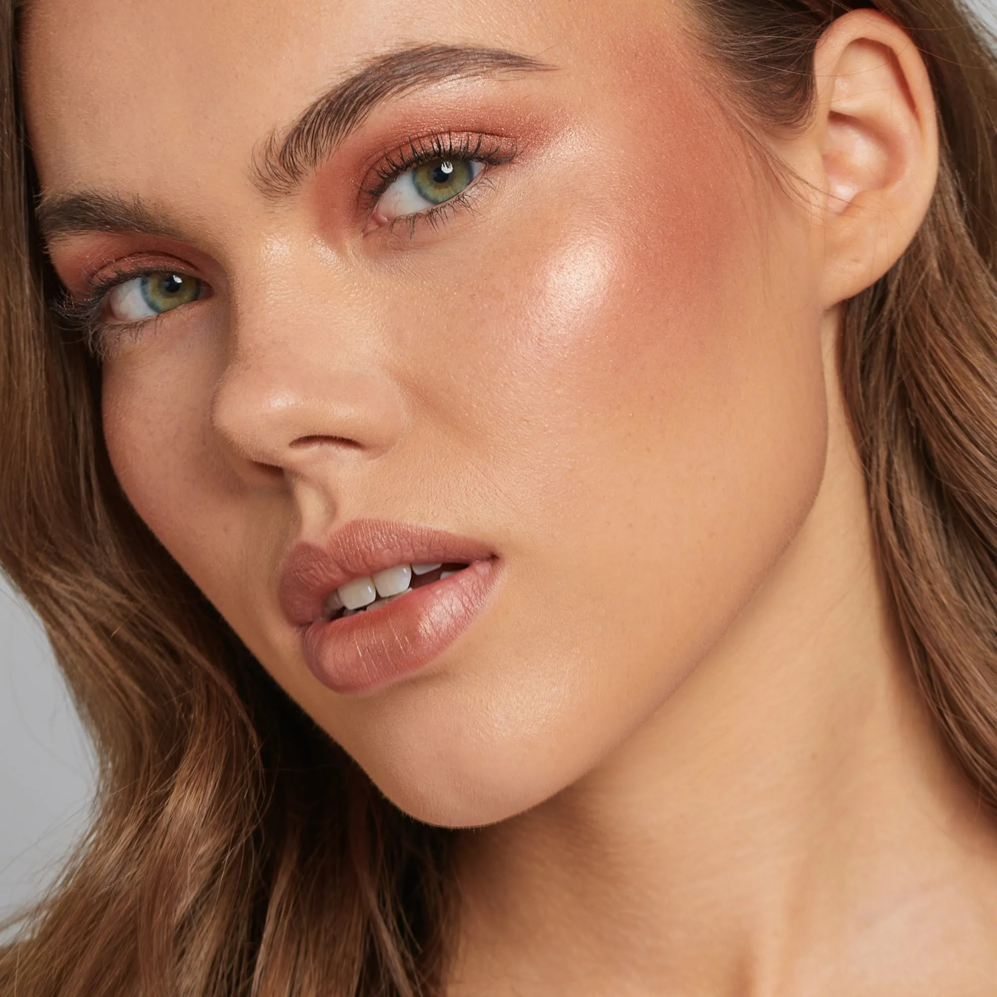 Starlight Glow CC Highlighter   Smokey Eye Set